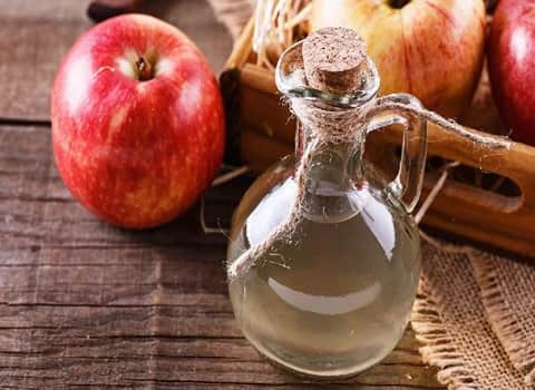 سرکه سیب شفاف خانگی در حجم‌ های متنوع